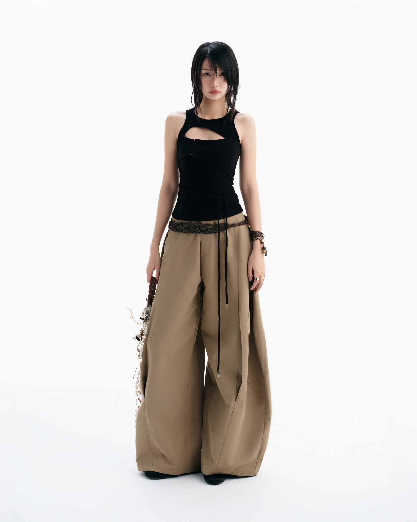 CONRAD SLEEVELESS TOP (BLACK)
