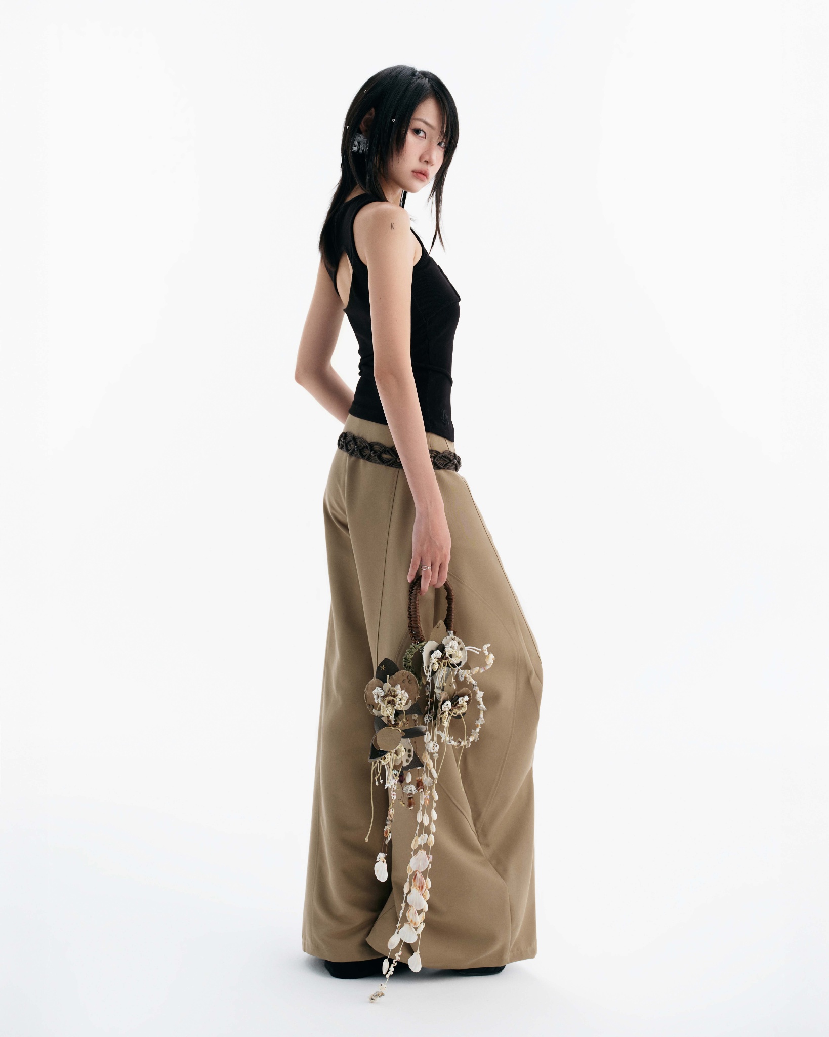 CONRAD SLEEVELESS TOP (BLACK)