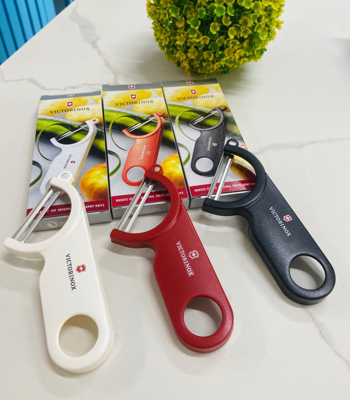 Dụng cụ gọt củ quả lưỡi chéo Victorinox (Thụy Sỹ)