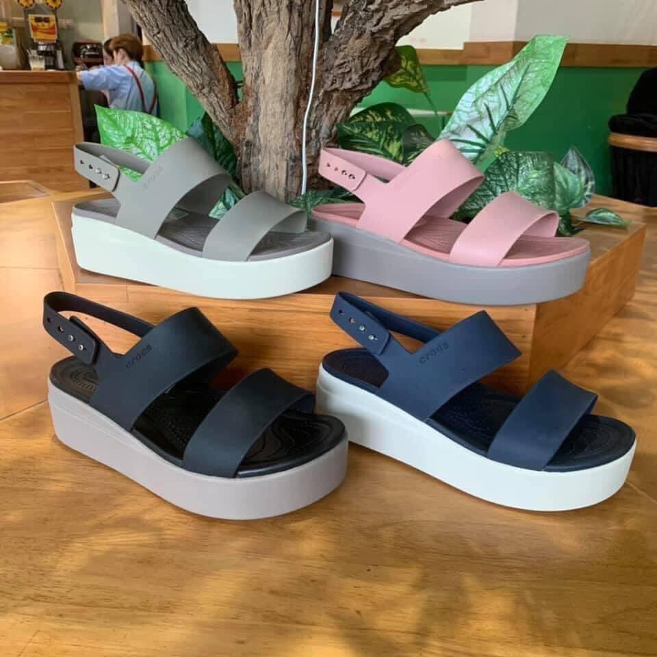 Sandal Crocs Brocklyn đế cao