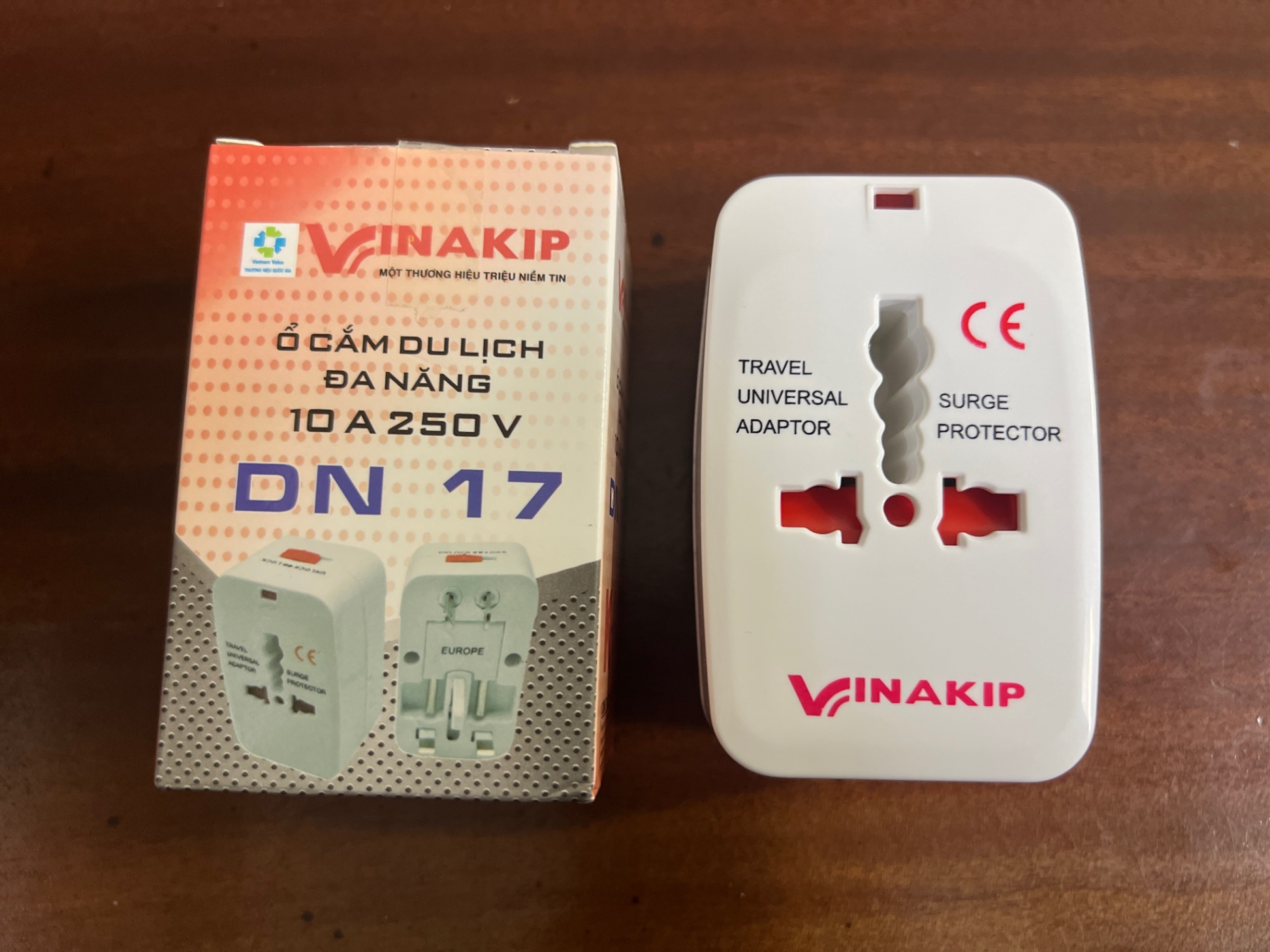 Ổ cắm du lịch đa năng Vinakip