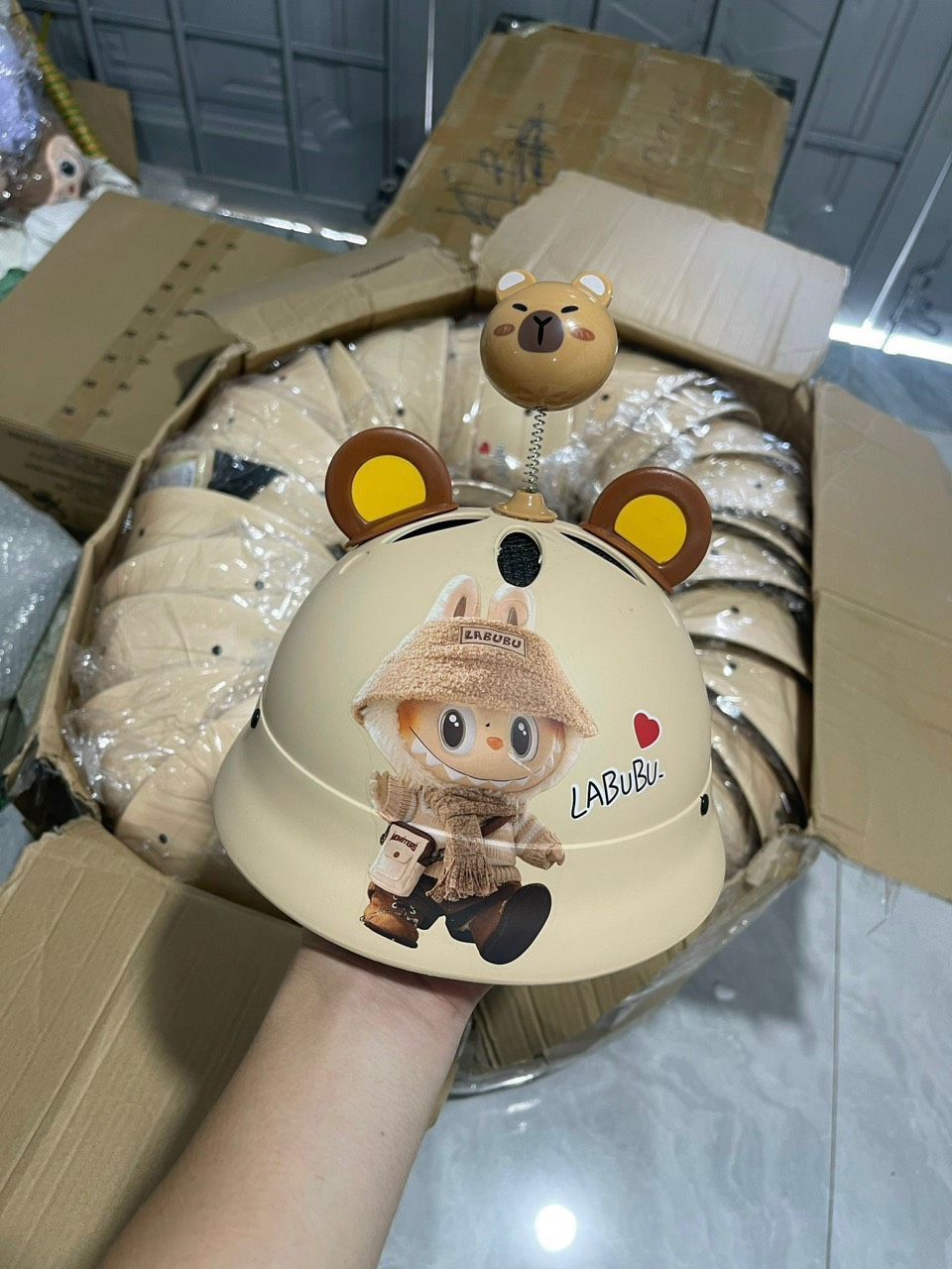 Mũ bảo hiểm Labubu cho bé