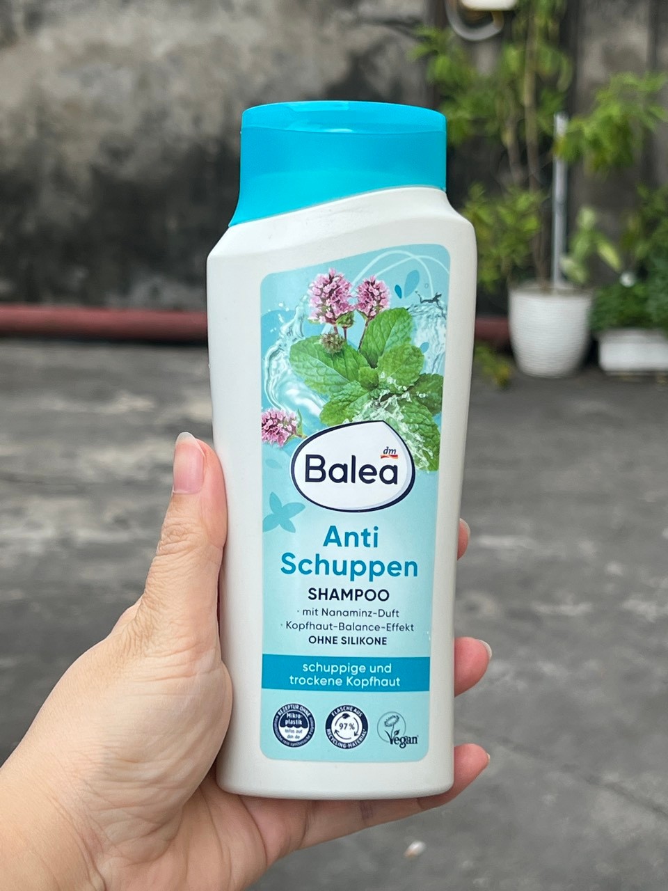 Dầu gội đặc trị gàu Balea 300ml