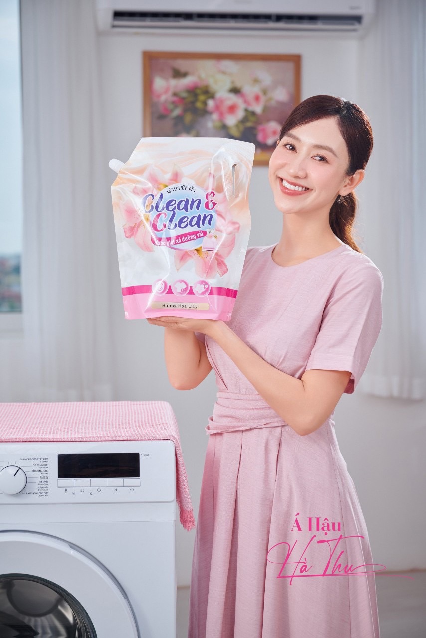 Thùng 4 gói nước giặt xả Clean & Clean hương Lily (3.2L/ gói)