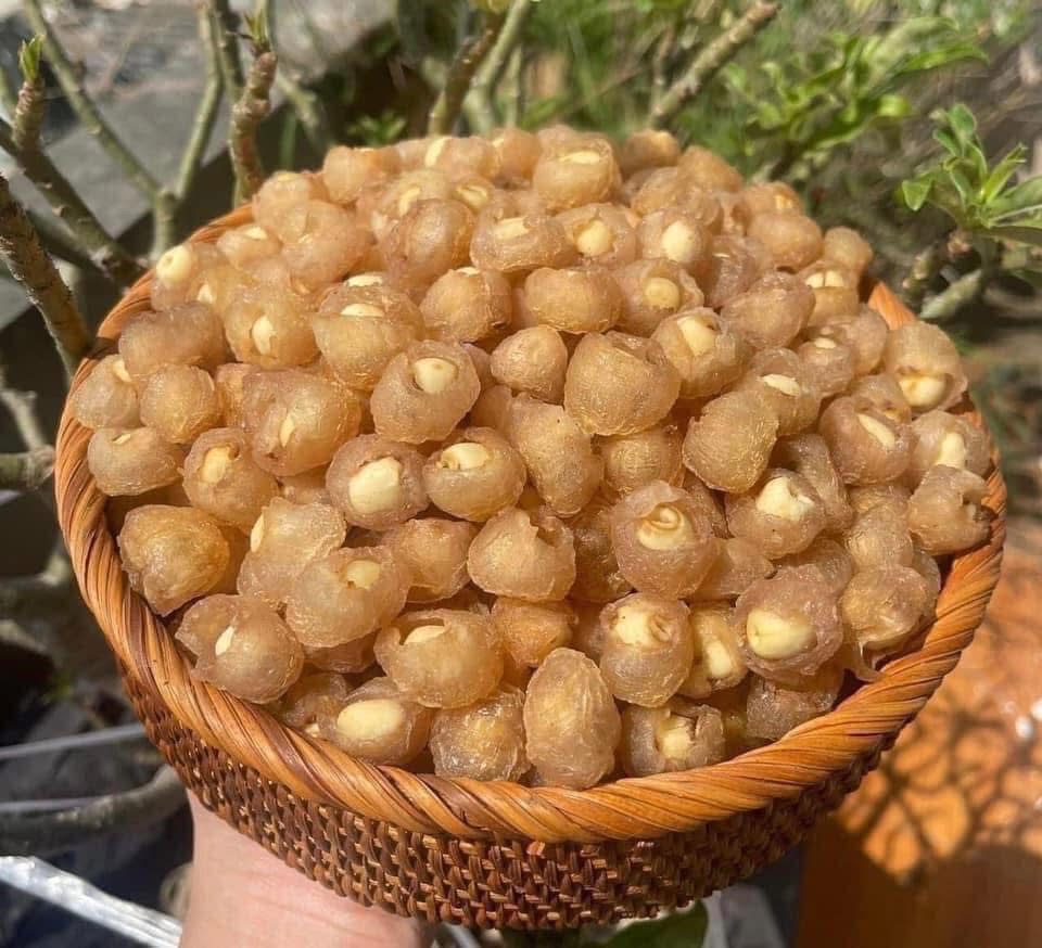 Long nhãn ôm sen hộp 300g