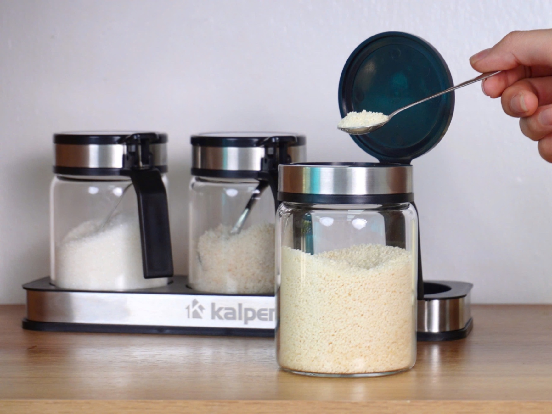 Set 3 lọ gia vị thuỷ tinh Kalpen kèm giá đựng