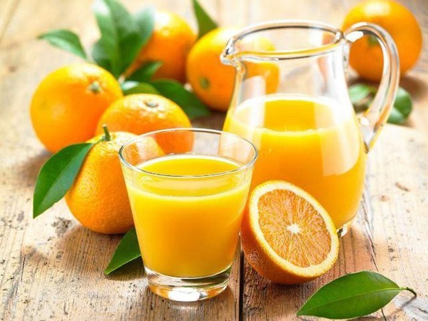 Nước cam chứa nhiều vitamin C