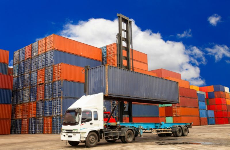 Biết cách tra cứu container sẽ giúp chủ hàng có thể dự đoán thời điểm nhận hàng, tính toán lịch trình vận chuyển