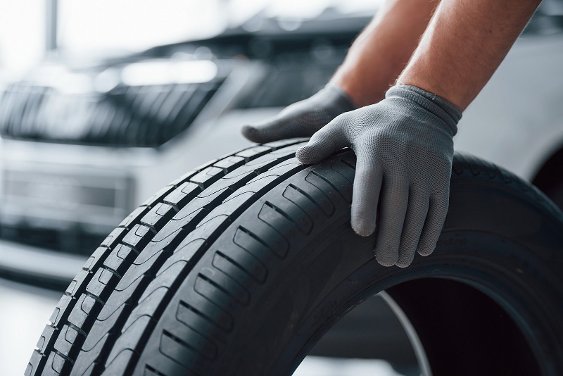 Sau khi thay lốp hoặc đảo lốp cũng cần phải cân bằng động