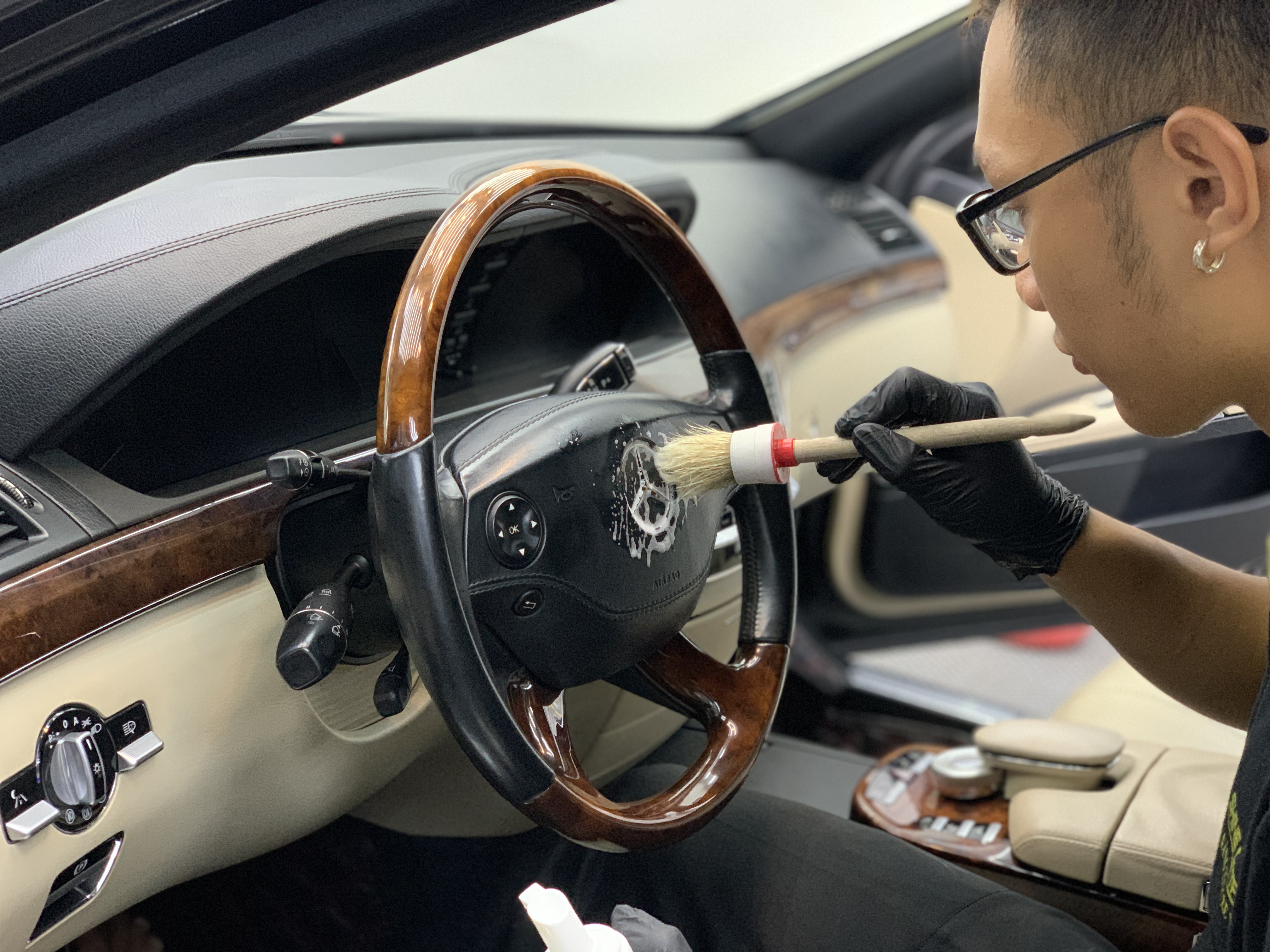 Dọn nội thât ô tô gần đây