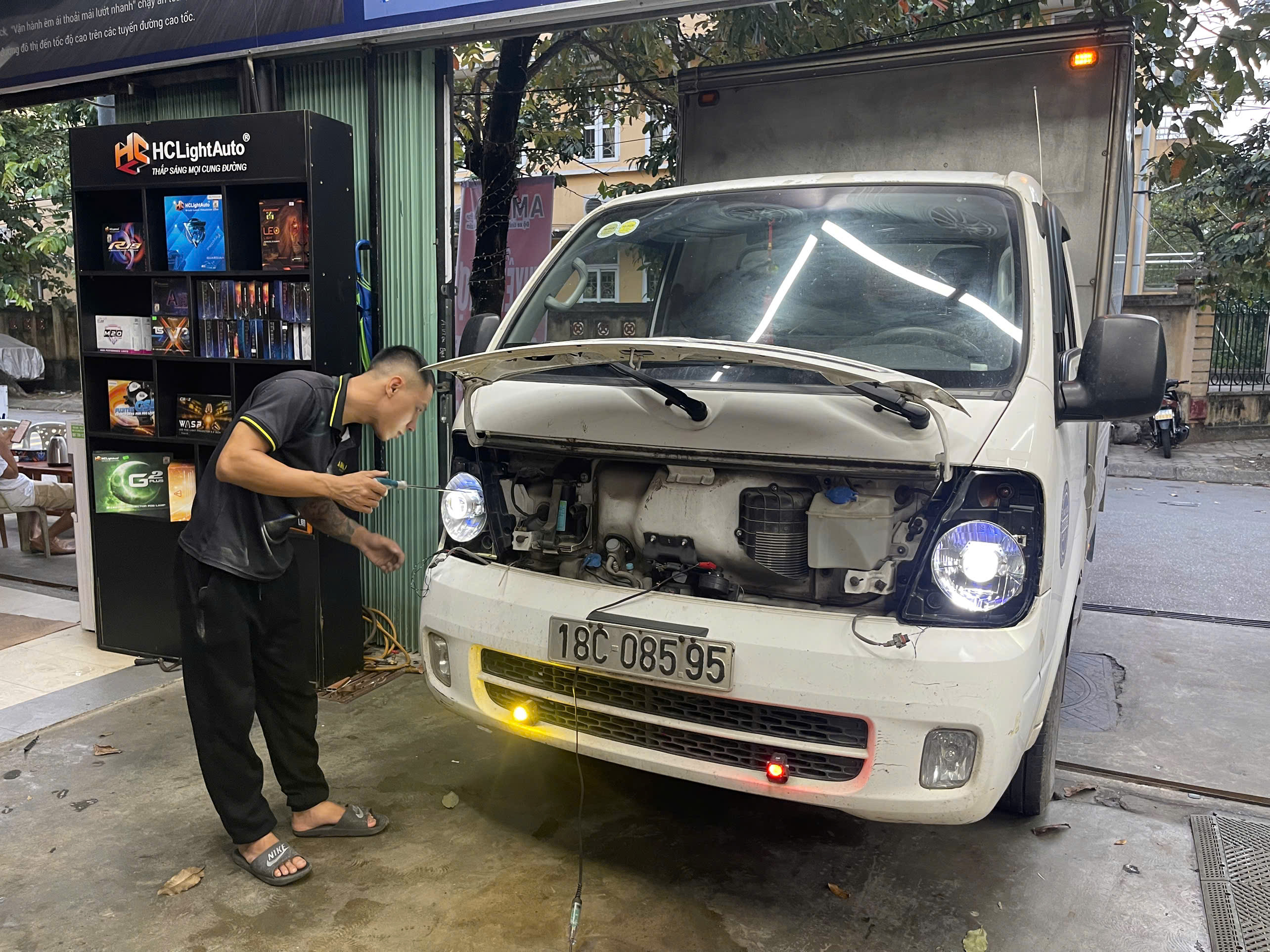 Độ Đèn Xe Tải Uy Tín Tại Nam Định: Giải Pháp Tăng Sáng An Toàn Tuyệt Đối