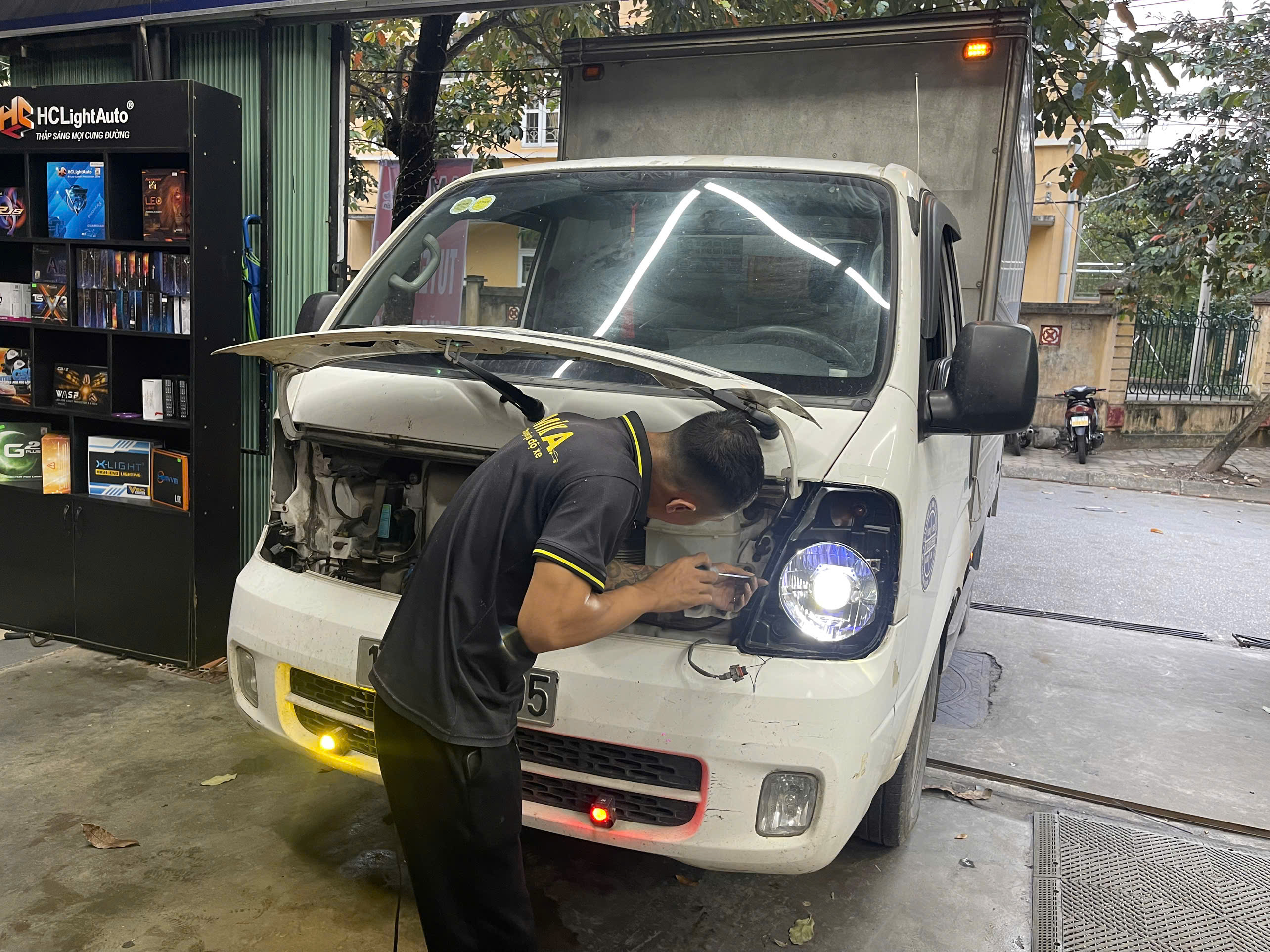 Độ đèn bi led cho xe tải