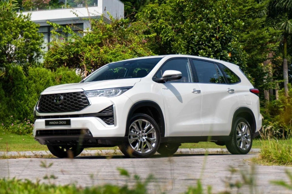 Độ xe Toyota Innova Cross  tại Nam Định: Phụ kiện, Bảng giá & Gara Uy tín