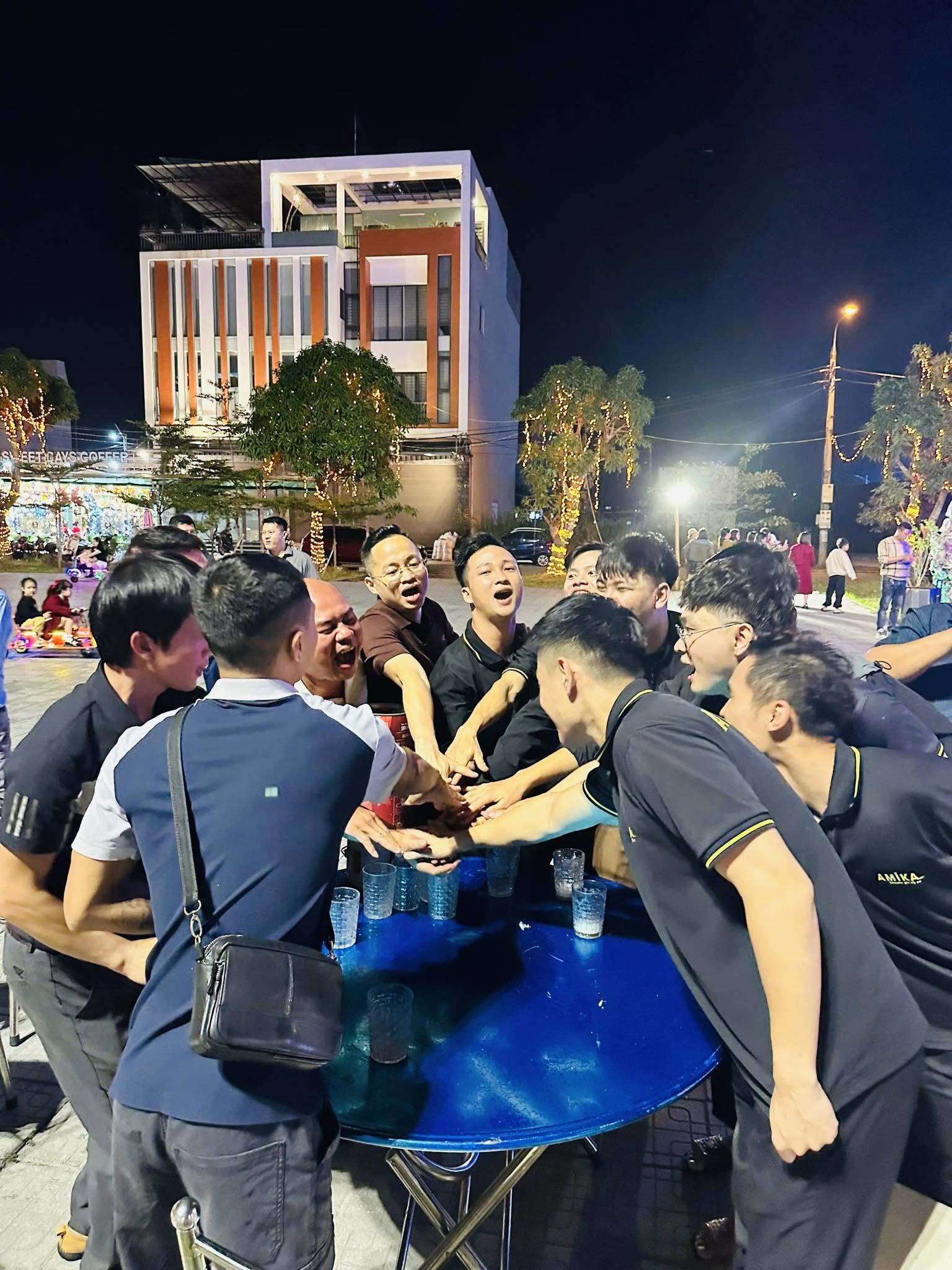 Làm việc tại AMIKA có gì khác? Môi trường, KPI, hoa hồng và lộ trình thăng tiến