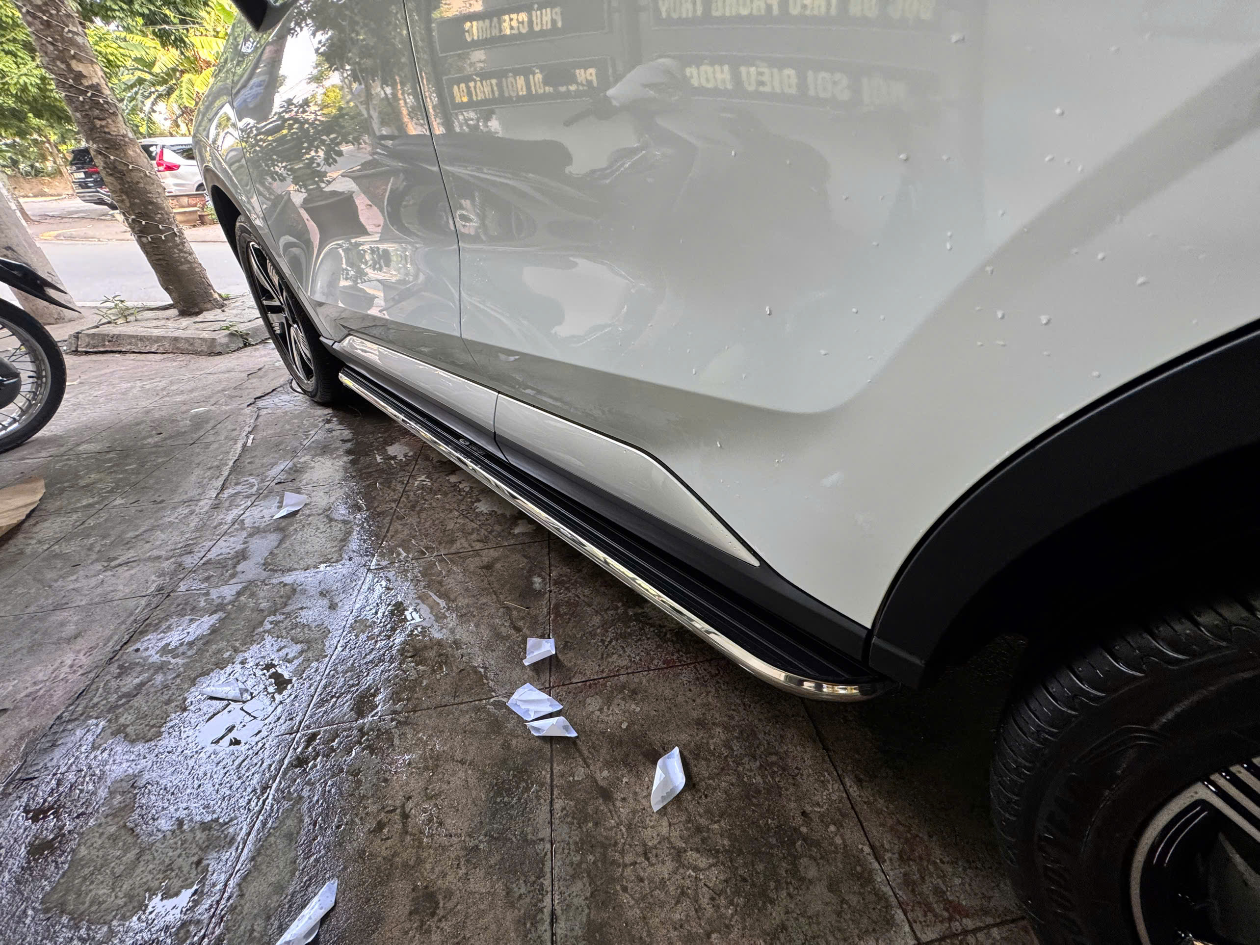 Nâng cấp bậc dẫm cho xe Ford Territory