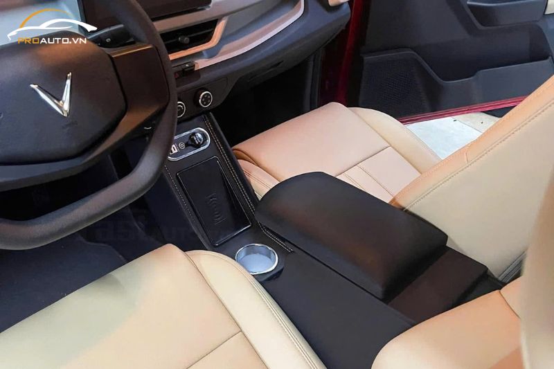 Bệ tỳ tay cho xe Vinfast VF6