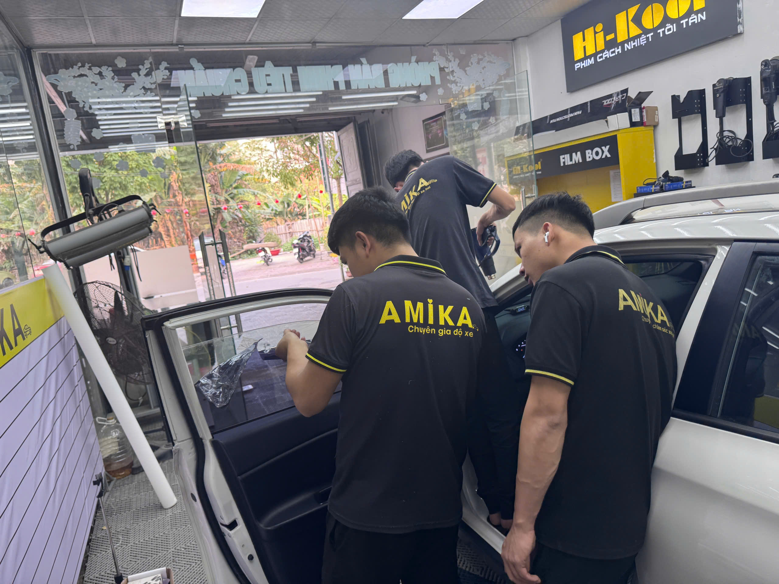 Tỷ mỷ từng bước dán phim cách nhiệt