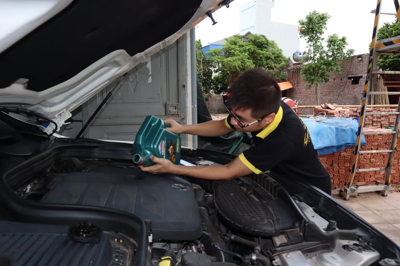Vệ Sinh Nội Thất Ô Tô Chuyên Nghiệp Tại Hải Hậu: Quy Trình Detailing Tỉ Mỉ