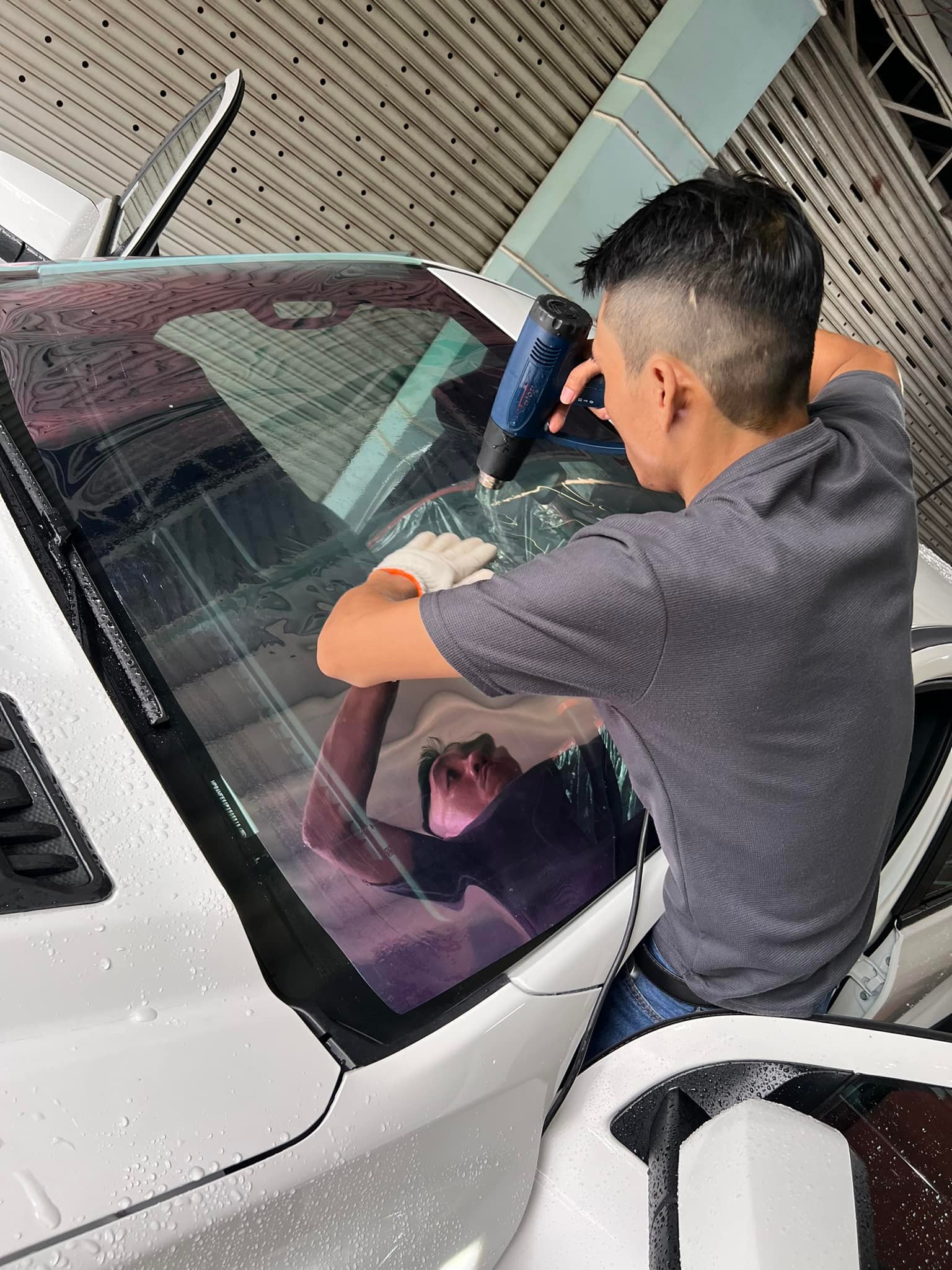 Dán phim cách nhiệt cho ô tô