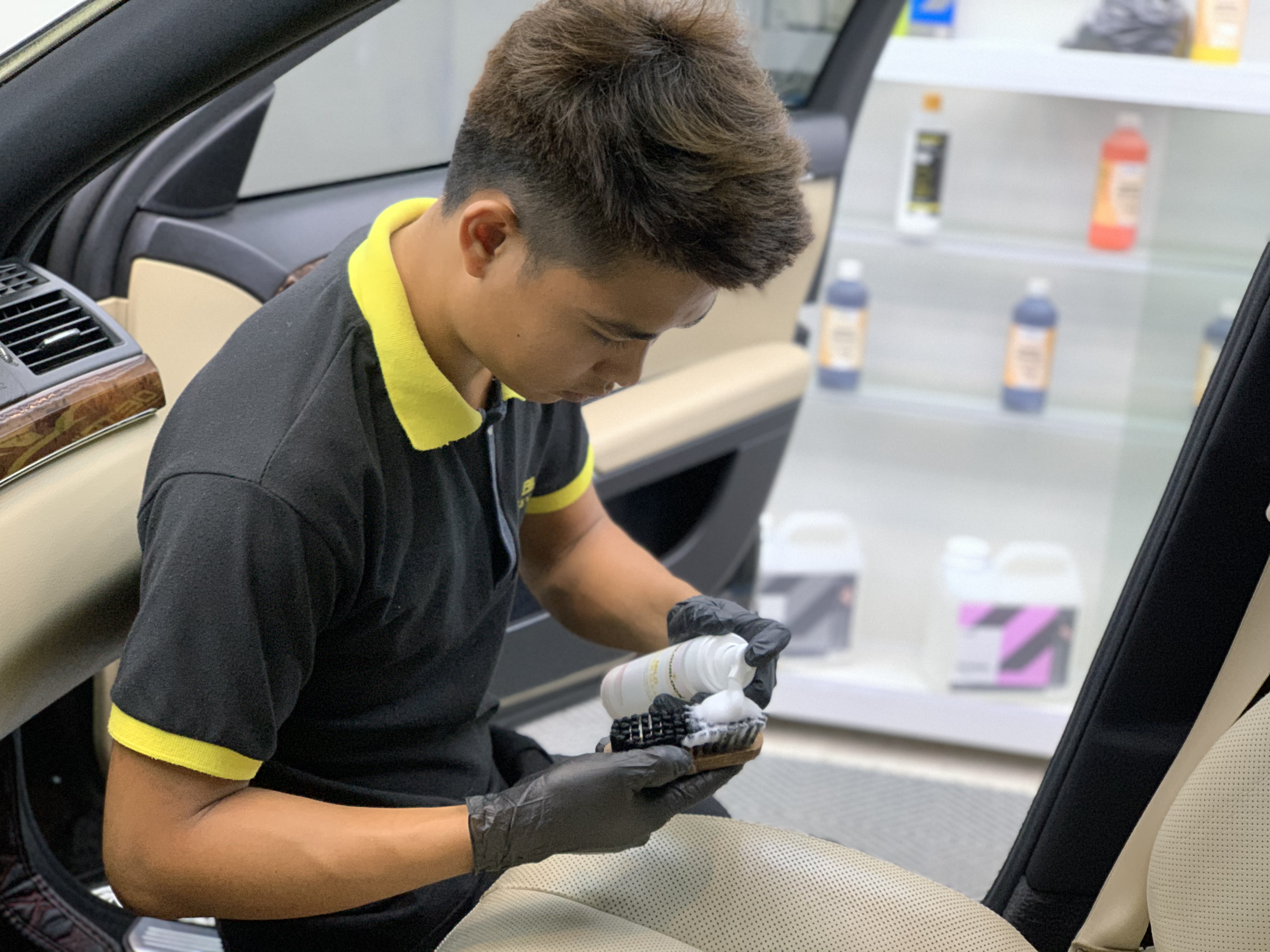 Dọn nội thất ô tô uy tín