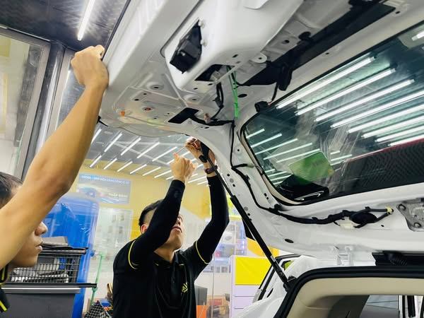 Cốp điện Setcar cho Vinfast VF7