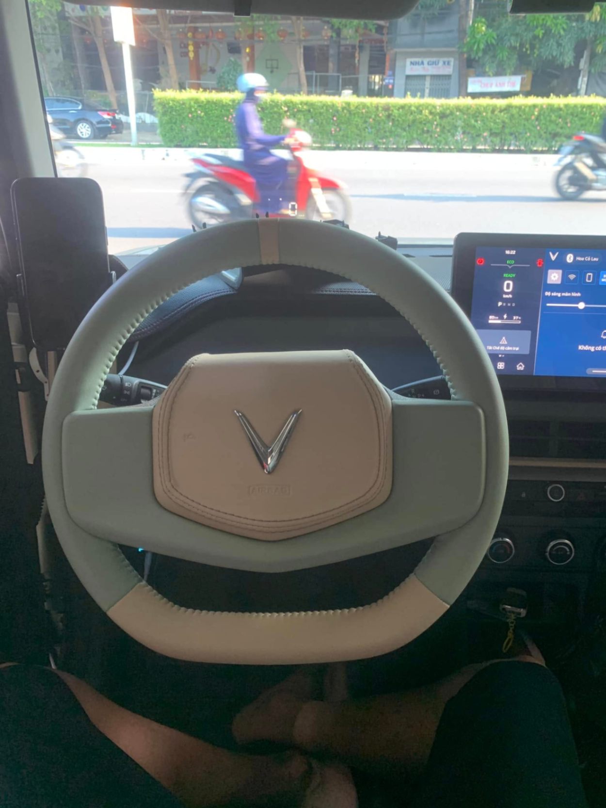 Bọc da nắp còi VF3