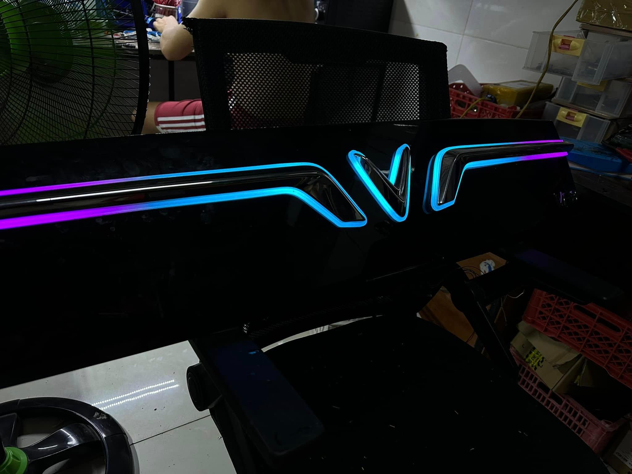 Led cánh chim sau VF5