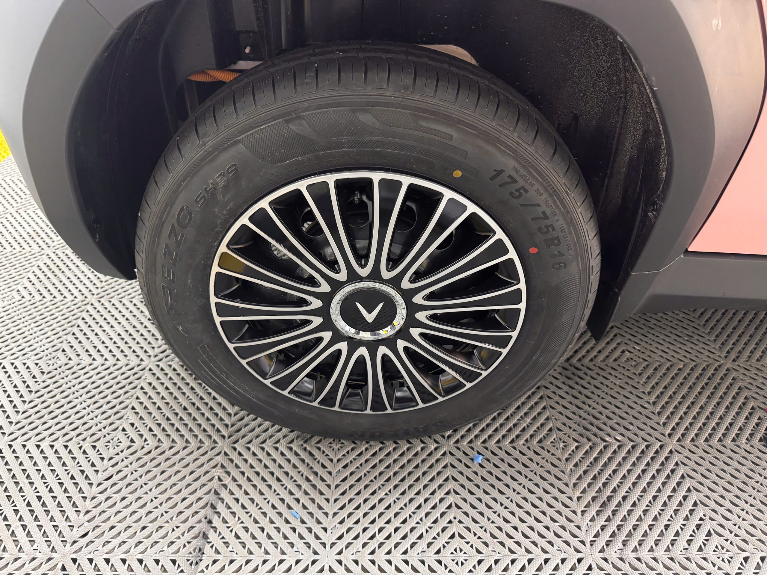 ốp lazang cho xe vinfast vf3