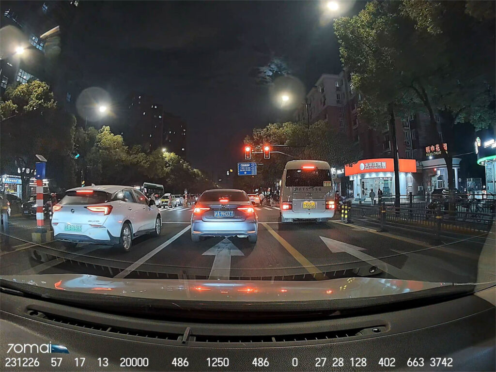 Hình ảnh camera hành trình 70mai A510 ban đêm