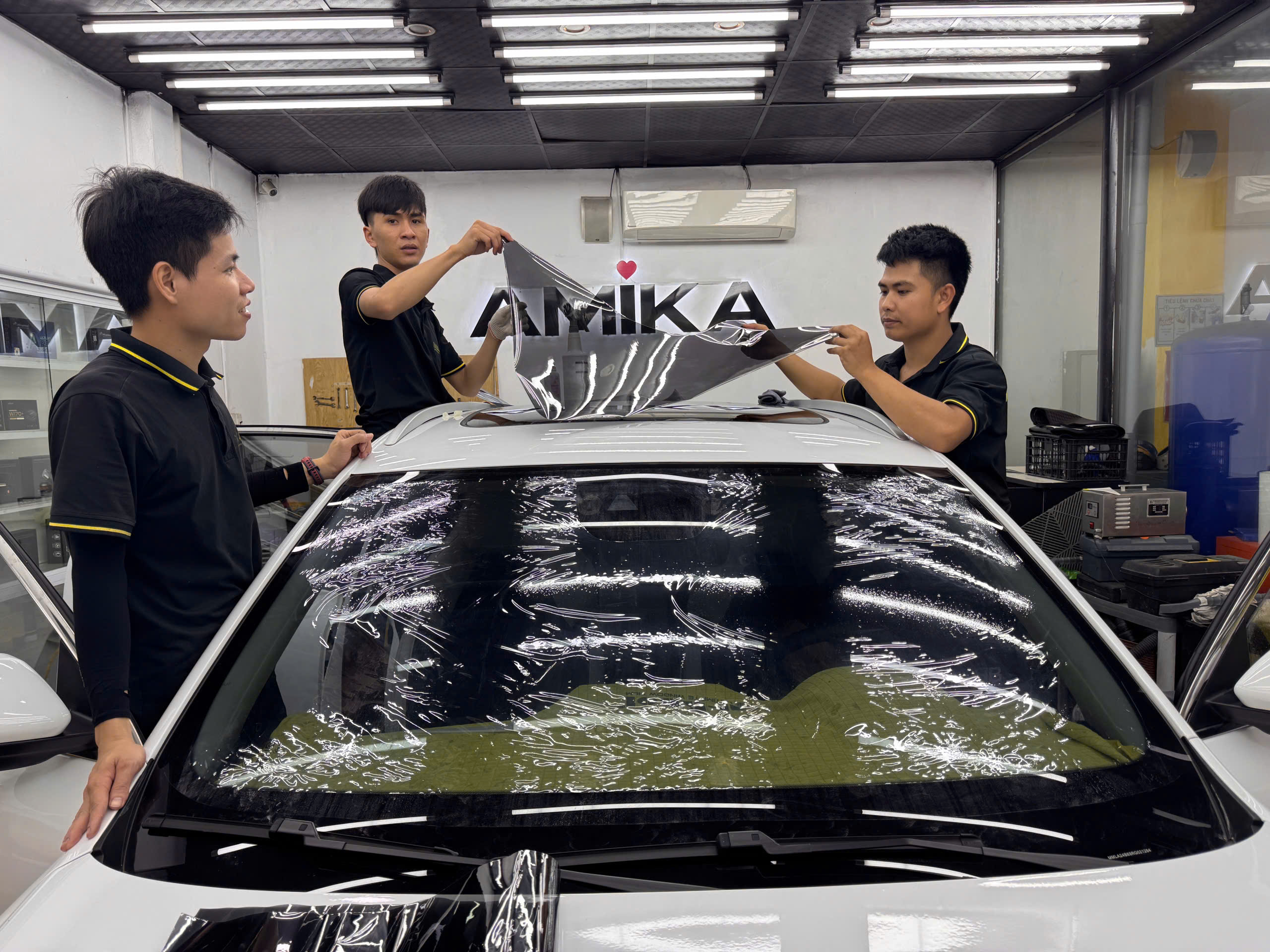 Dán phim cách nhiệt cho xe MG HS