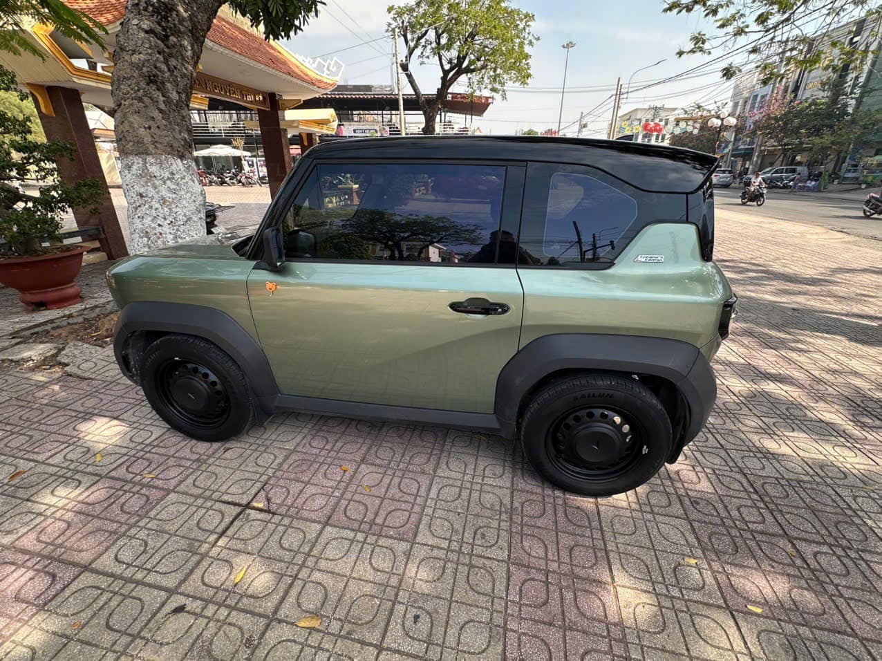Dán nóc đen cho VF3 uy tín nhất