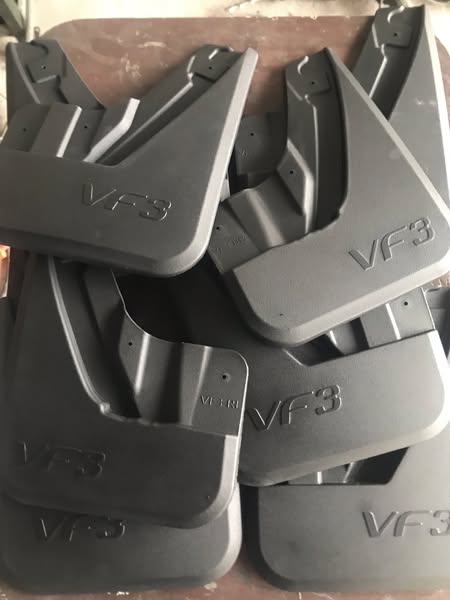 Lắp bộ chắn bùn VF3 uy tín