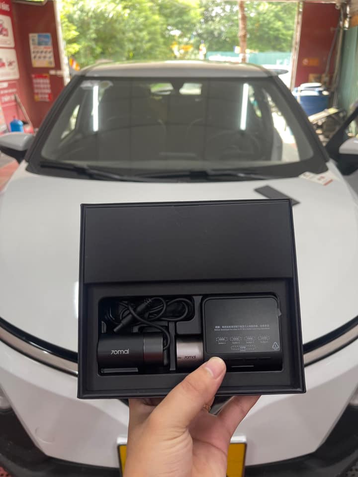 lắp camera hành trình VF5