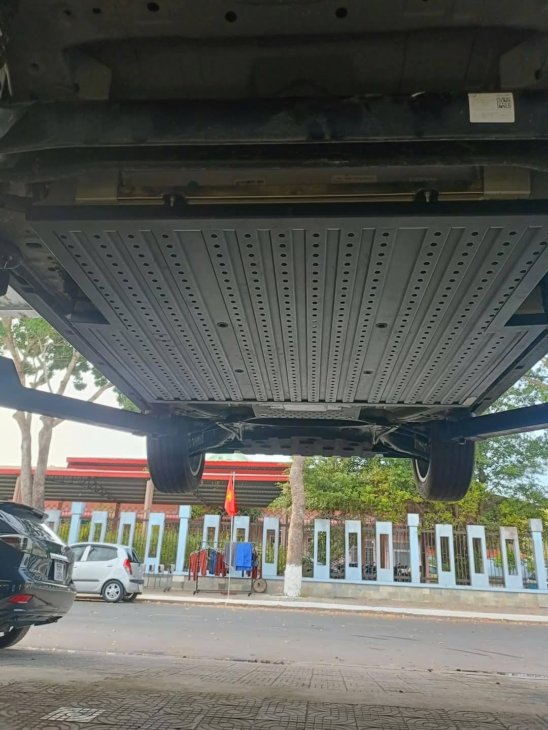 Tấm ốp bảo vệ pin vf8 tốt nhất gần đây