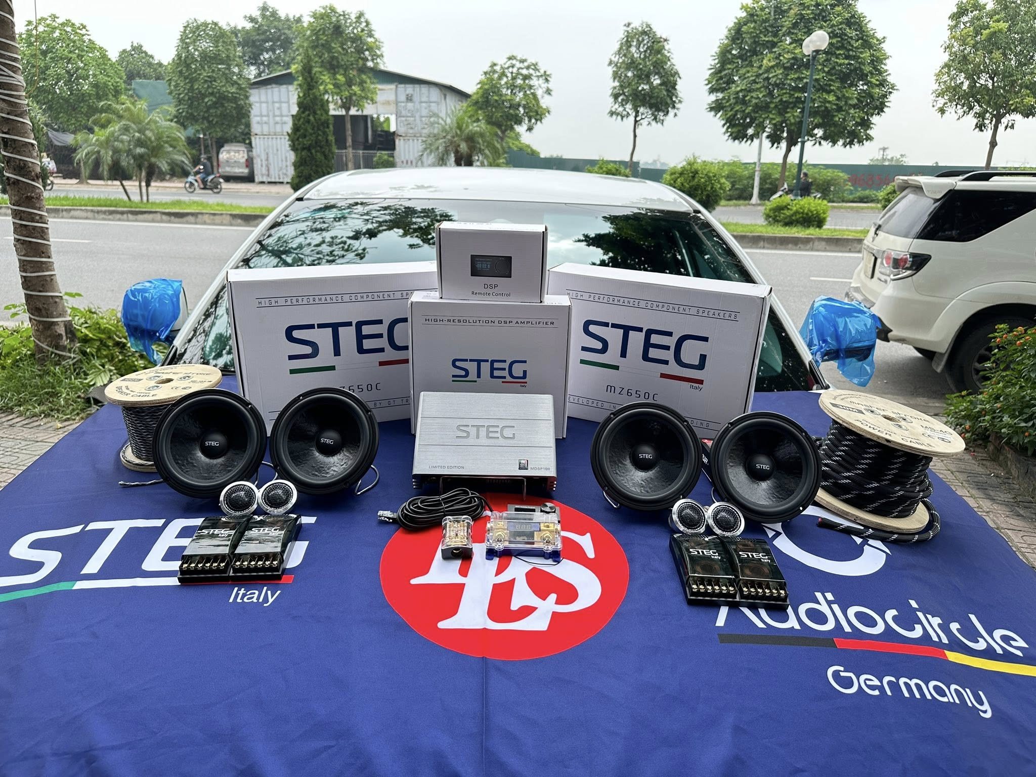 Độ loa cho xe VF8