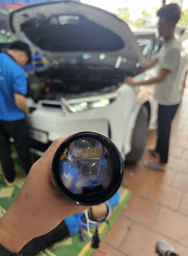 Độ đèn cho VF9 gần đây