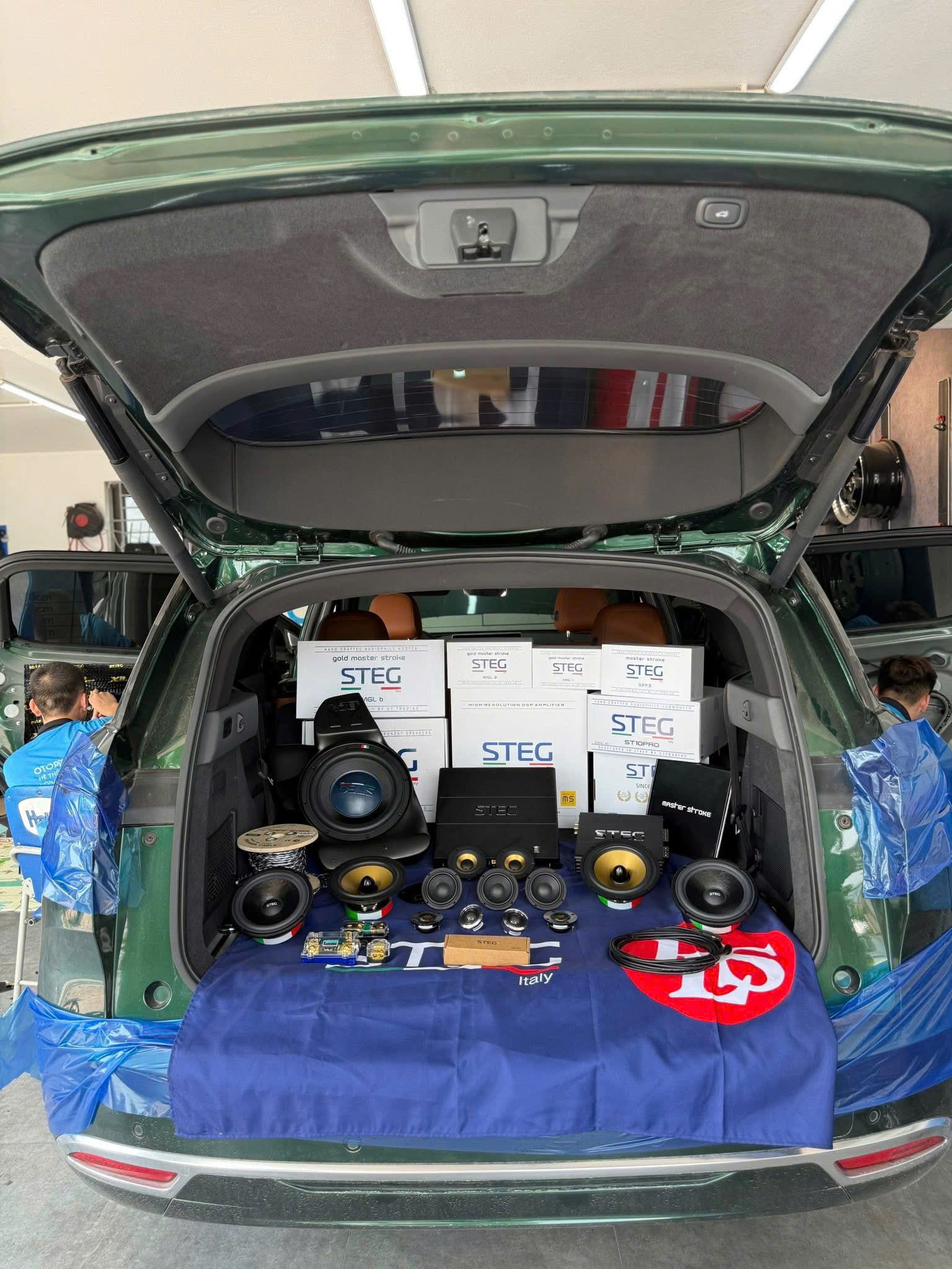 Độ loa cho VF9