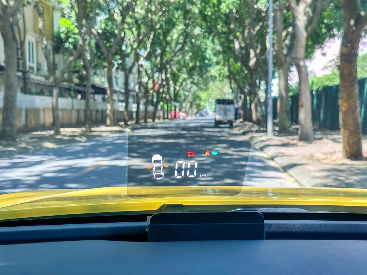 Lắp HUD uy tín nhất cho xe điện