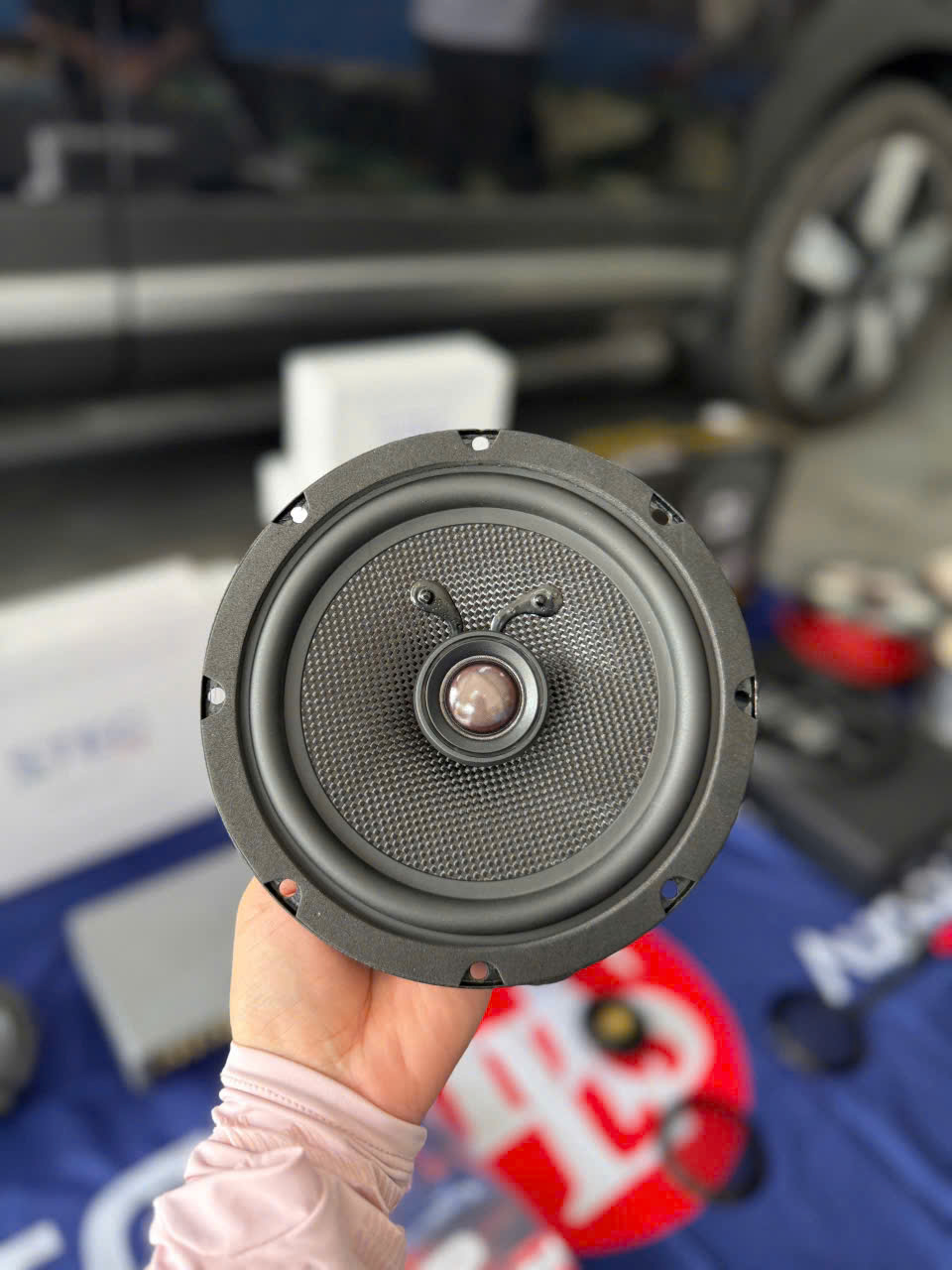 Loa Cánh Sau: DLS M526i cho Santafe