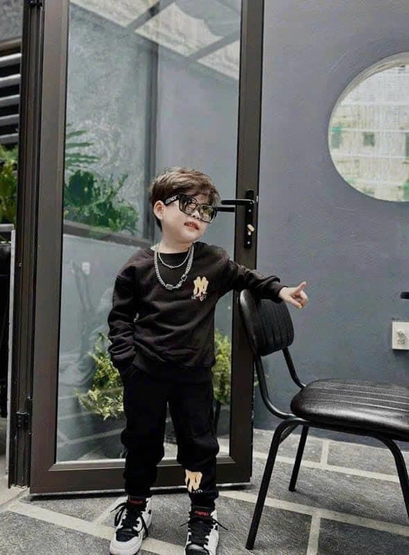 Bộ nỉ trắng NY đen bé mới