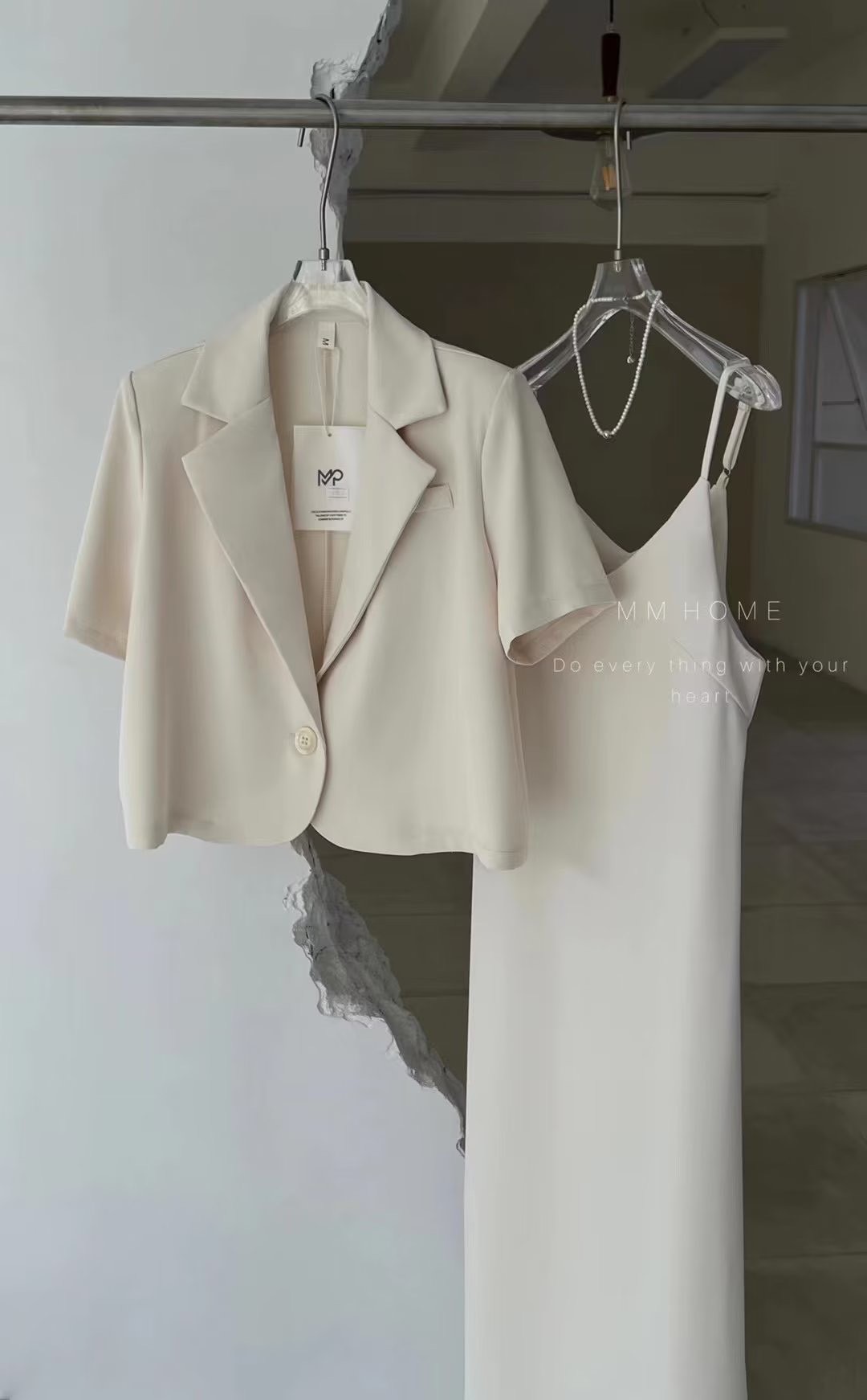 Set áo vest ngăn tay kèm váy 2 dây mới