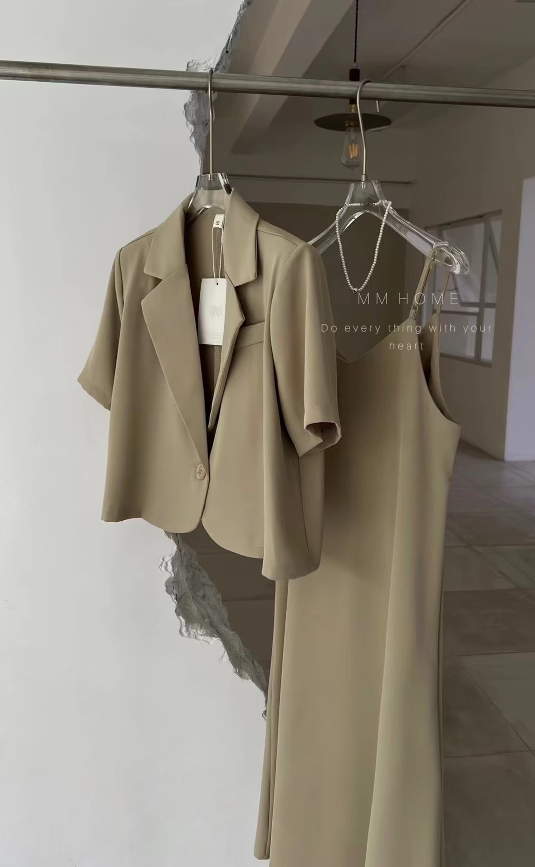 Set áo vest ngăn tay kèm váy 2 dây mới