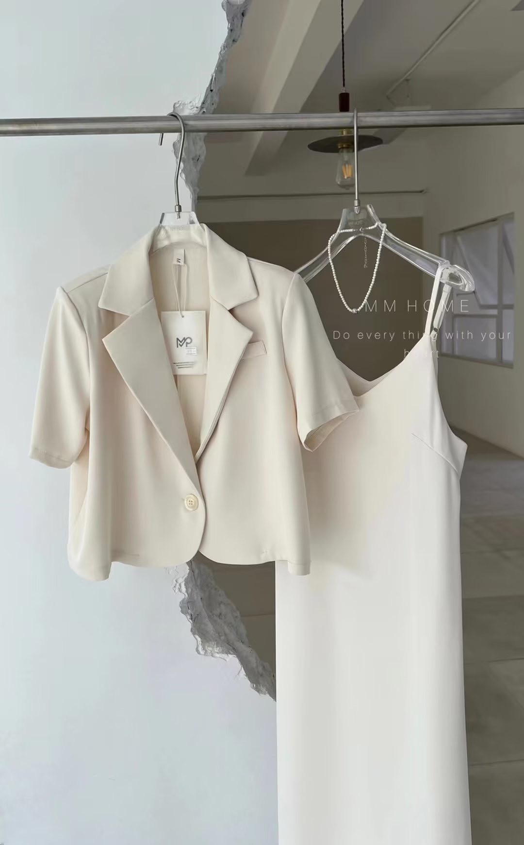 Set áo vest ngăn tay kèm váy 2 dây mới