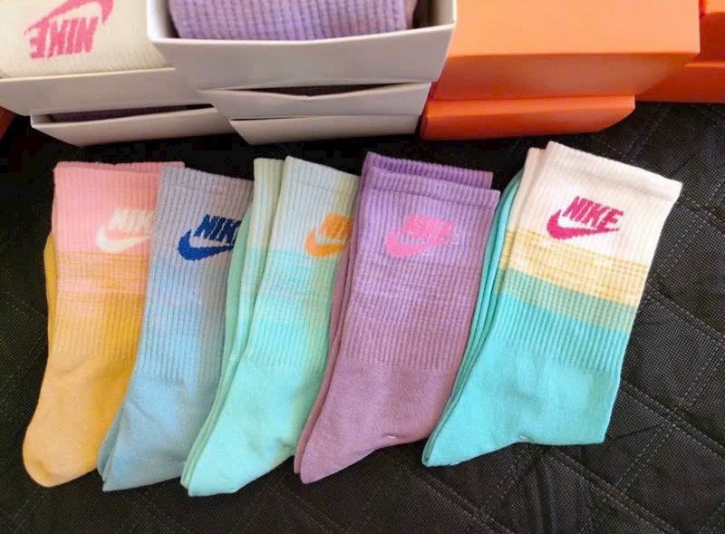 Hộp 5 Đôi Tất Nike Cao Cổ Mix Màu