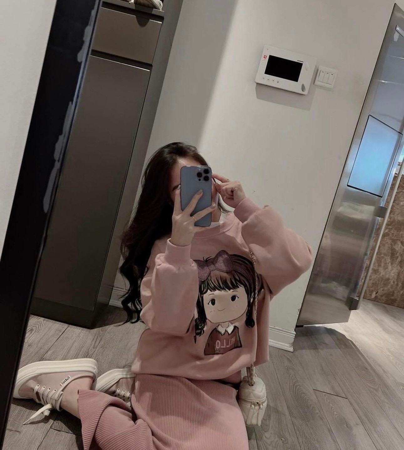 ÁO NỈ HỒNG CÔ GÁI HELLO