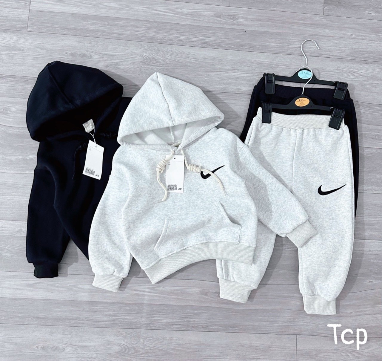 Bộ nỉ nike hoodie 2 màu cho bé