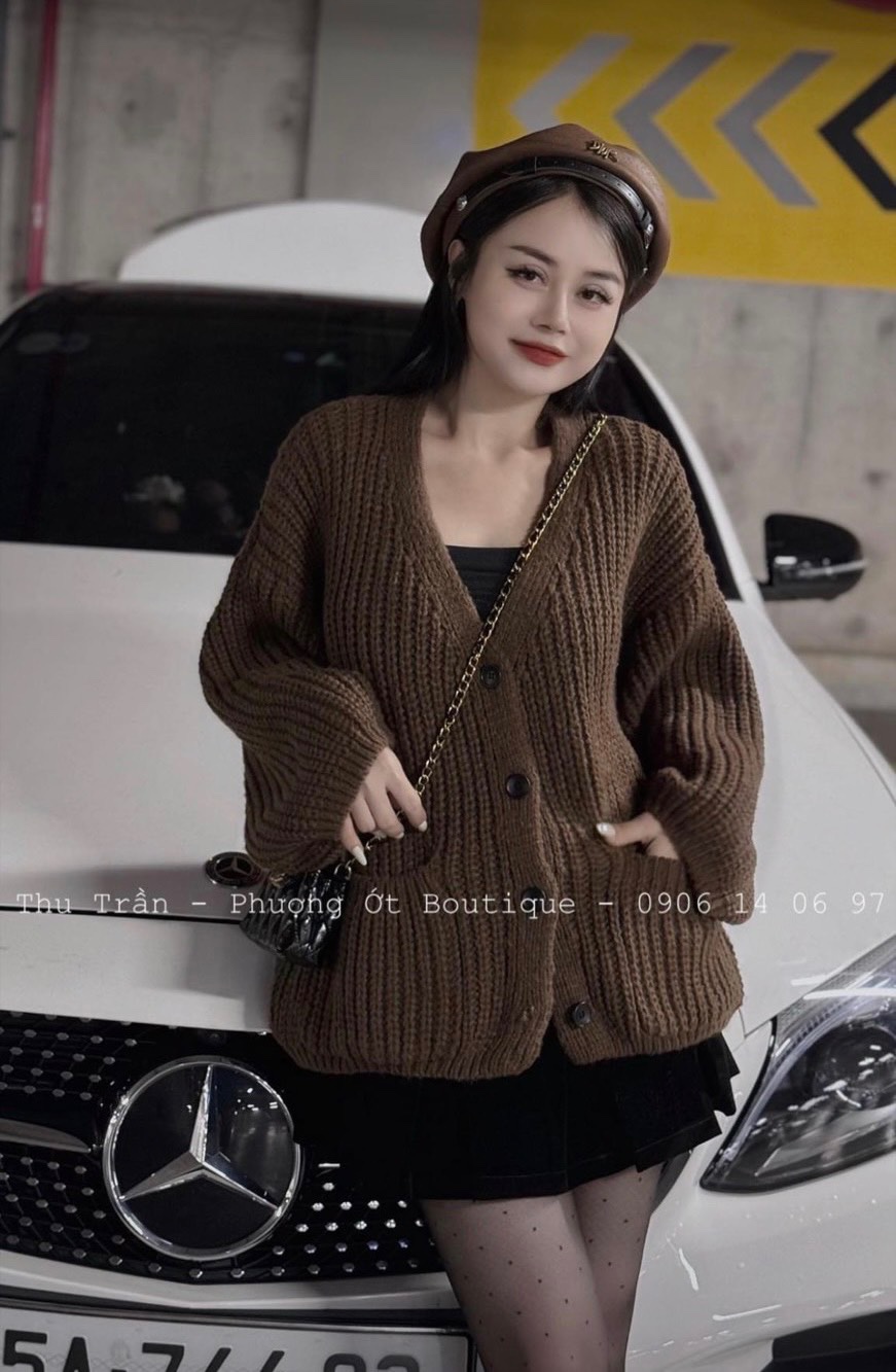 Áo len CDG nâu hàng qc dáng rộng