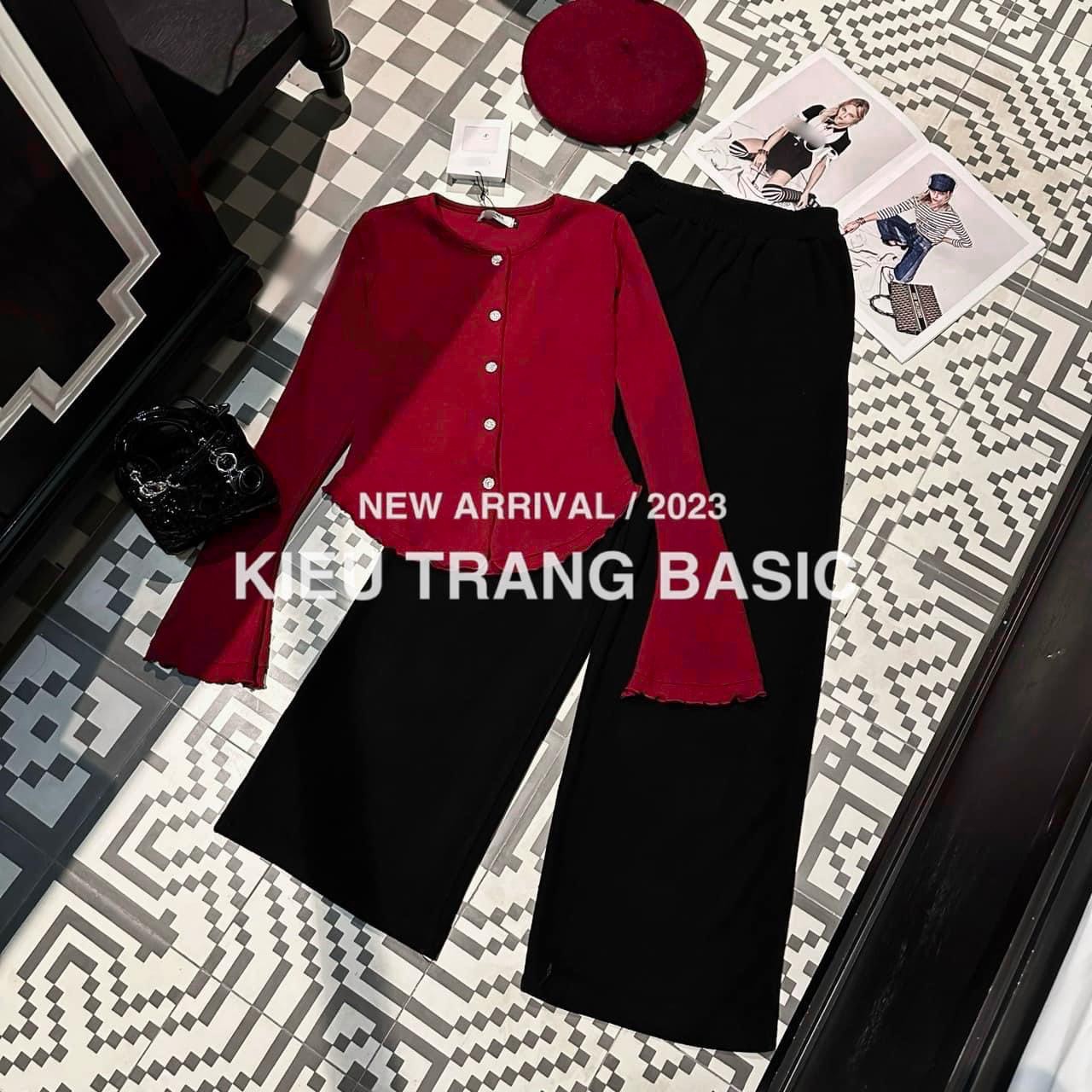 Bộ Quần Đen Áo Tăm Đỏ Loe Tay
