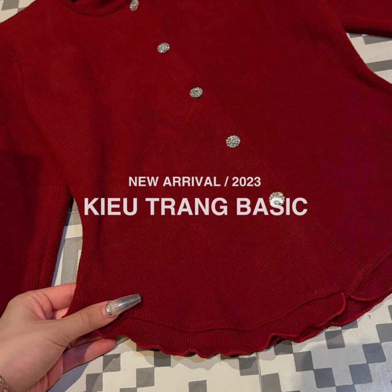 Bộ Quần Đen Áo Tăm Đỏ Loe Tay
