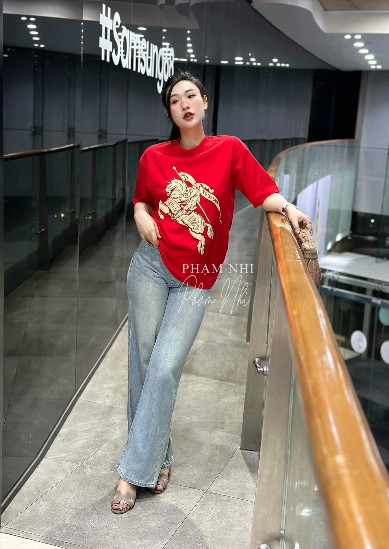 Áo Phông Ngựa Đỏ
